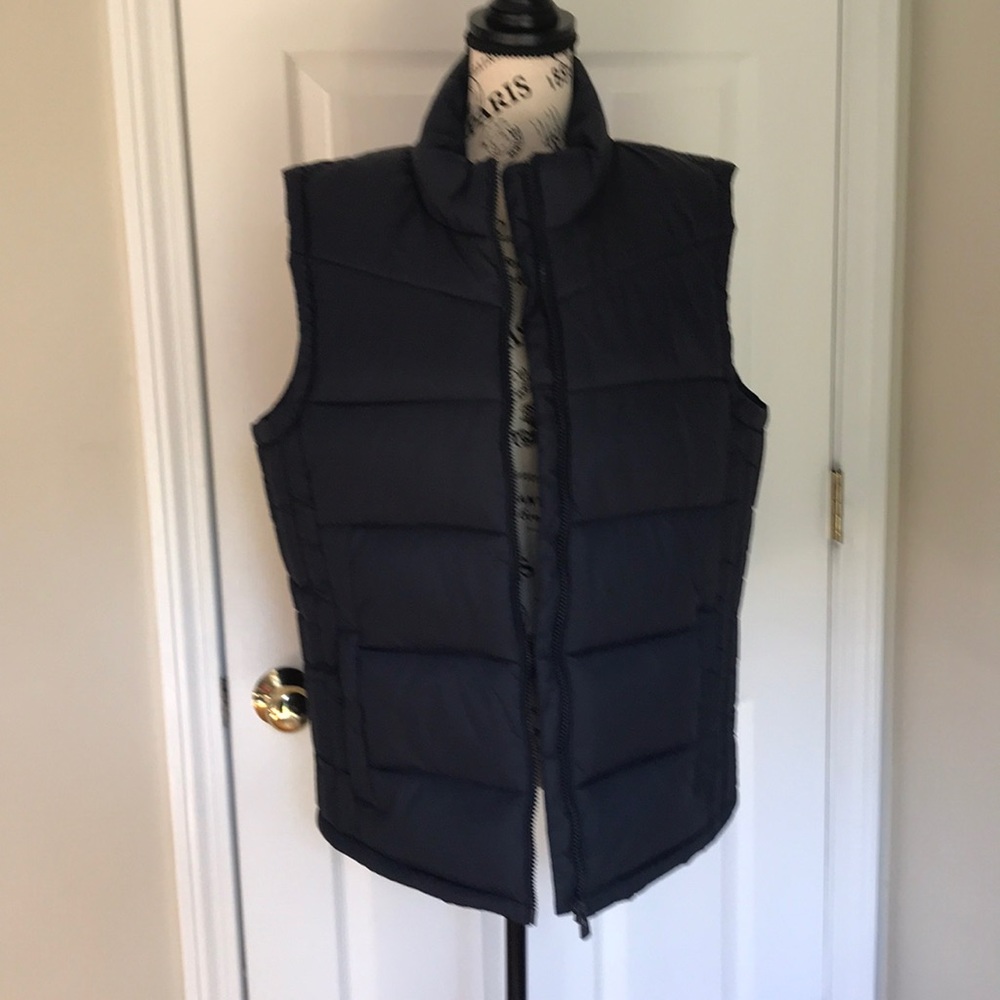 Men’s puffy vest! Never worn, tags on!